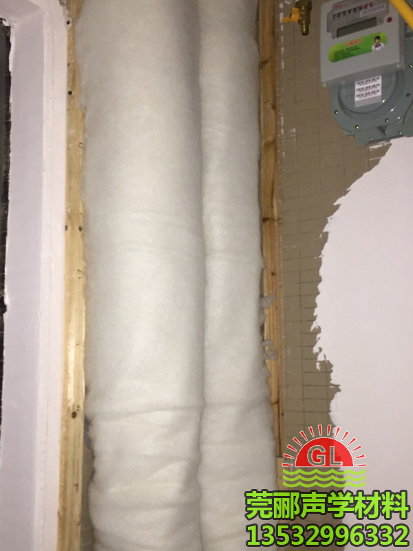 莞酈隔音棉比我想象中的要厚一點(diǎn)點(diǎn)，賣(mài)家很誠(chéng)信，服務(wù)態(tài)度很好